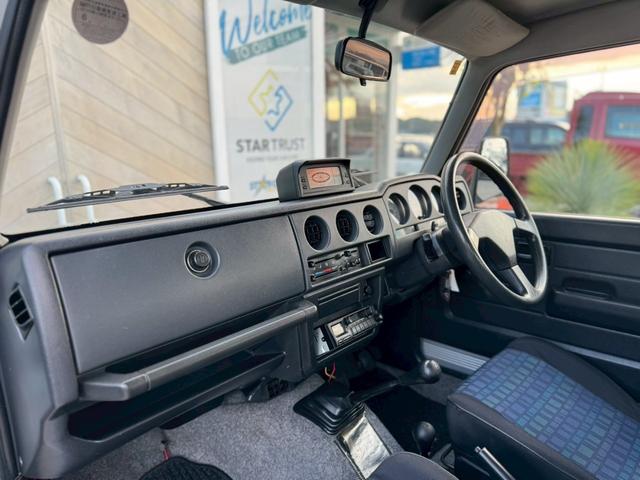 ジムニー ランドベンチャー　切替４ＷＤ　エアコン付き　ルーフキャリアー（23枚目）