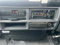 エアコン付きのお車です。夏の暑い時期の作業でも快適にお乗り頂けます。 6