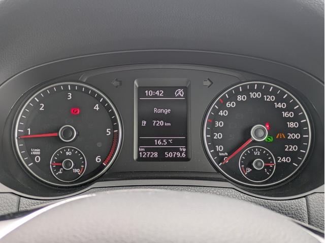 ＴＤＩ　ハイライン　本革シート　ＨＩＤライト　パワーシート　マッサージ機能　パワートランク　シートヒーター　両電スラ　障害物センサー　ルーフレール　ナビ　バックモニター　レーダークルーズ　電動パーキングブレーキ　ＥＴＣ(7枚目)