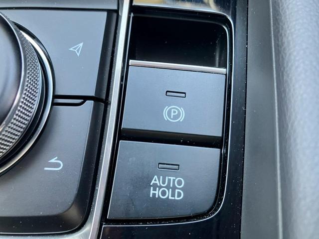 ＭＡＺＤＡ３セダン ２０Ｓプロアクティブ　ツーリングセレクション　純正ナビ　Ｂｌｕｅｔｏｏｔｈ　ＤＶＤ　３６０度モニター　ドライバーモニタリング　ブラインドスポットモニター　ステアリングヒーター　前席シートヒーター　パワーシート　クルージングトラフィックサポート（17枚目）