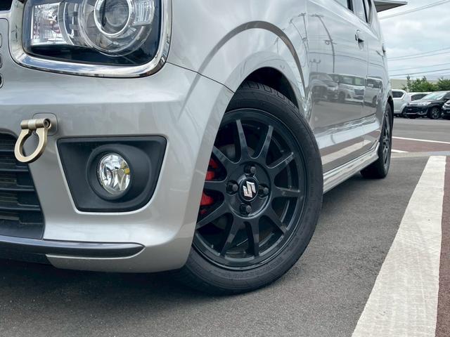 アルトワークス ベースグレード　４ＷＤ　５速マニュアル　ｍｏｍｏハンドル　バックカメラ　ブーストメーター　ＢＴ　ＨＩＤヘッドランプ　オートライト　横滑り防止　ＵＳＢポート　シートカバー　電動格納ミラー　７インチナビ　スマートキー（7枚目）