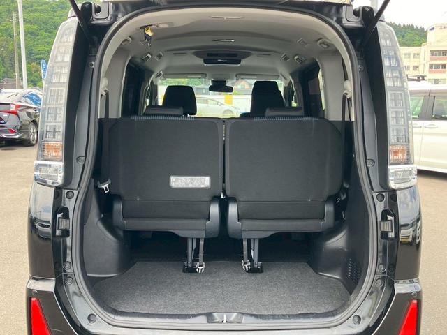 ヴォクシー ＺＳ　煌　４ＷＤ　１０インチナビ　後席モニター　両側電動スライドドア　バックカメラ　フルセグ　Ｂｌｕｅｔｏｏｔｈ　後席エアコン　プリクラッシュ　ＥＴＣ　アイドリングストップ　オートハイビーム　障害物センサー（25枚目）
