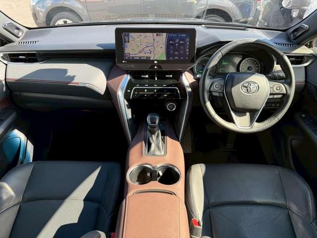 ハリアーハイブリッド Ｚ　レザーパッケージ　ワンオーナー　１２．３型ナビ　ＪＢＬプレミアムサウンド　パノラミックビューモニター　ＢＳＭ　デジタルインナーミラー　パワーバックドア　シートエアコン　シートヒーター　ステアリングヒーター　ＥＴＣ２．０（2枚目）