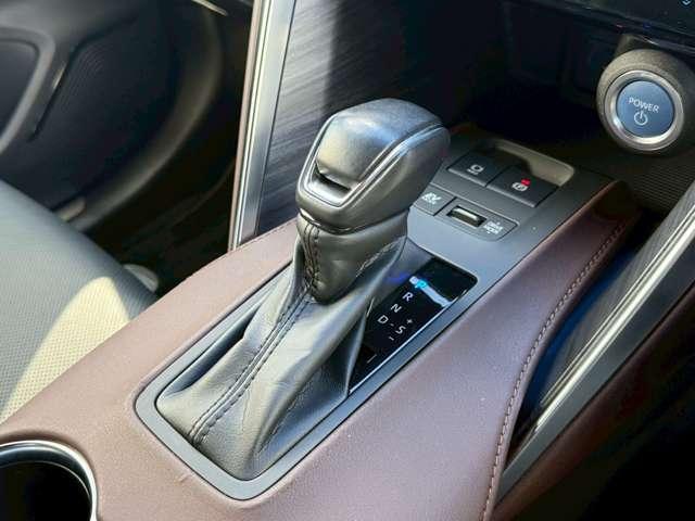 ハリアーハイブリッド Ｚ　レザーパッケージ　ワンオーナー　１２．３型ナビ　ＪＢＬプレミアムサウンド　パノラミックビューモニター　ＢＳＭ　デジタルインナーミラー　パワーバックドア　シートエアコン　シートヒーター　ステアリングヒーター　ＥＴＣ２．０（12枚目）