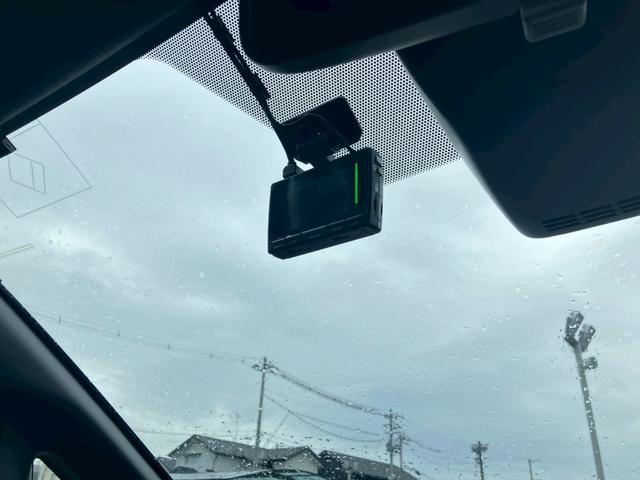 ヴォクシー ＺＳ　煌ＩＩＩ　ワンオーナー　アルパインナビ　フリップダウンモニター　バックカメラ　フルセグ　Ｂｌｕｅｔｏｏｔｈ　フルセグ　ＥＴＣ　テレビキャンセラー　クルコン　前後トドラレコ　両動スライドドア（18枚目）