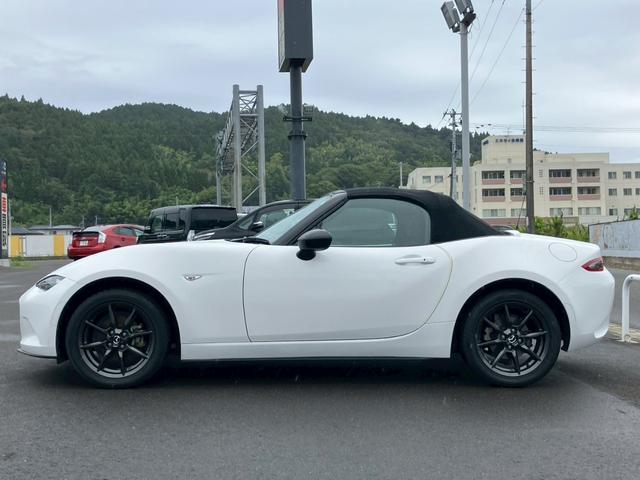 ロードスター Ｓスペシャルパッケージ　ワンオーナー　柿本改マフラー　純正ナビ　バックカメラ　フルセグ　Ｂｌｕｅｔｏｏｔｈ　幌オープン　純正ＡＷ　ＥＴＣ　６速ＡＴ　２ＷＤ　ＬＥＤヘッドライト　ＤＶＤ　プッシュスタート　横滑り防止（5枚目）