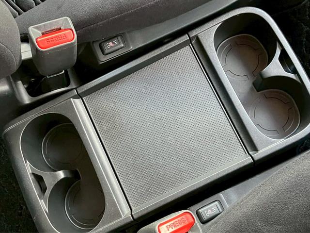 デリカＤ：５ Ｐ　純正ナビ　フリップダウンモニター　全方位カメラ　フルセグ　ドラレコ　両側電動スライドドア　ＥＴＣ　ＬＥＤヘッドライト　電格ミラー　アダブティプクルーズコントロール　ブラインドスポットモニター（21枚目）