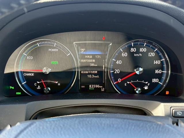 クラウンハイブリッド アスリートＧ　純正ディスプレイナビ　全周囲カメラ　フルセグ　Ｂｌｕｅｔｏｏｔｈ　クリソナ　ＡＣＣ　純正ＡＷ　前列ベンチレーション　パワーシート　ハンドルチルト　オートハイビーム　ＥＴＣ　革シート　レーンキープ（8枚目）