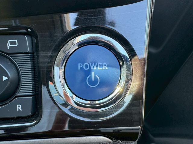 クラウンハイブリッド アスリートＧ　純正ディスプレイナビ　全周囲カメラ　フルセグ　Ｂｌｕｅｔｏｏｔｈ　クリソナ　ＡＣＣ　純正ＡＷ　前列ベンチレーション　パワーシート　ハンドルチルト　オートハイビーム　ＥＴＣ　革シート　レーンキープ（14枚目）