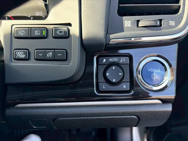クラウンハイブリッド アスリートＧ　純正ディスプレイナビ　全周囲カメラ　フルセグ　Ｂｌｕｅｔｏｏｔｈ　クリソナ　ＡＣＣ　純正ＡＷ　前列ベンチレーション　パワーシート　ハンドルチルト　オートハイビーム　ＥＴＣ　革シート　レーンキープ（15枚目）
