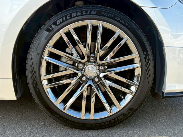 クラウンハイブリッド アスリートＧ　純正ディスプレイナビ　全周囲カメラ　フルセグ　Ｂｌｕｅｔｏｏｔｈ　クリソナ　ＡＣＣ　純正ＡＷ　前列ベンチレーション　パワーシート　ハンドルチルト　オートハイビーム　ＥＴＣ　革シート　レーンキープ（28枚目）