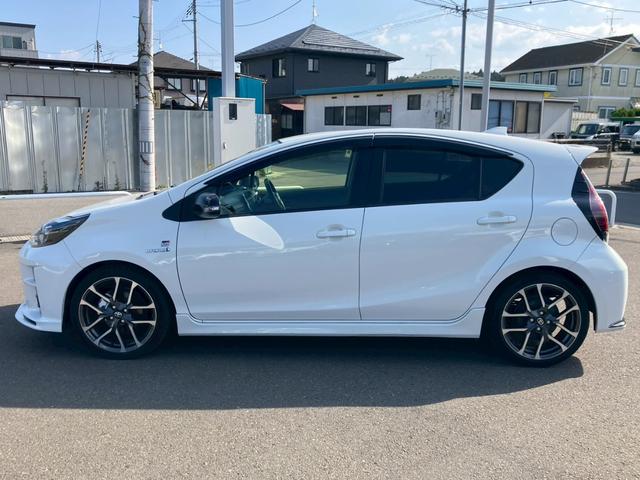 アクア Ｇ　ＧＲスポーツ・１７インチパッケージ　純正ナビ　バックカメラ　フルセグ　純正ＡＷ　クルコン　シートヒーター　ハーフレザーシート　ステアリングリモコン　ＬＥＤ　フォグランプ　ＥＴＣ　ドラレコ　オートライト　Ｂｌｕｅｔｏｏｔｈ　ＵＳＢ（5枚目）