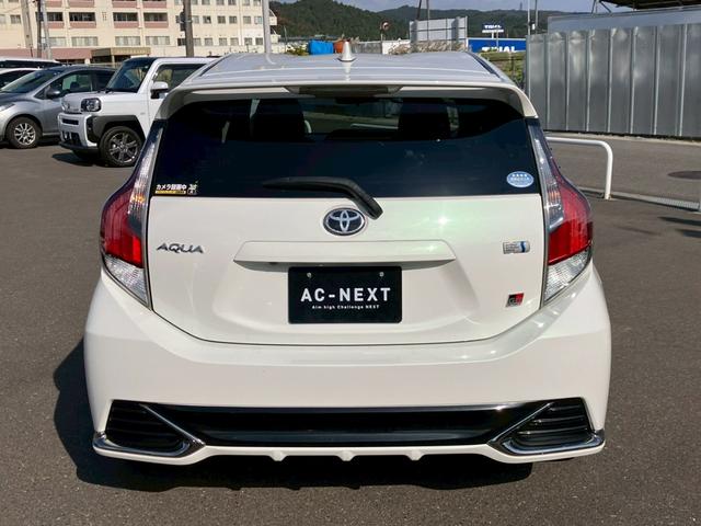 アクア Ｇ　ＧＲスポーツ・１７インチパッケージ　純正ナビ　バックカメラ　フルセグ　純正ＡＷ　クルコン　シートヒーター　ハーフレザーシート　ステアリングリモコン　ＬＥＤ　フォグランプ　ＥＴＣ　ドラレコ　オートライト　Ｂｌｕｅｔｏｏｔｈ　ＵＳＢ（6枚目）