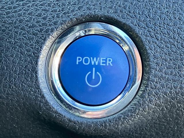 ハリアーハイブリッド プレミアム　アルパイン１０インチナビ　ＴＲＤフルエアロ　バックカメラ　フルセグ　Ｂｌｕｅｔｏｏｔｈ　ＡＣＣ　ＥＴＣ　ドラレコ　ハーフレザーシート　パワーシート　パワーバッグドア　スマートキー　オートエアコン（16枚目）