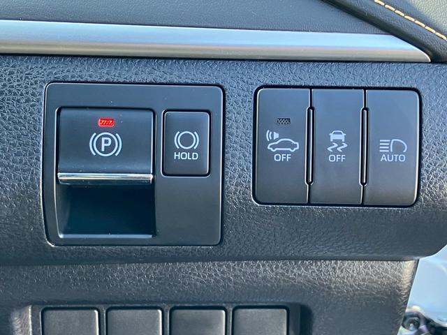 ハリアーハイブリッド プレミアム　アルパイン１０インチナビ　ＴＲＤフルエアロ　バックカメラ　フルセグ　Ｂｌｕｅｔｏｏｔｈ　ＡＣＣ　ＥＴＣ　ドラレコ　ハーフレザーシート　パワーシート　パワーバッグドア　スマートキー　オートエアコン（17枚目）