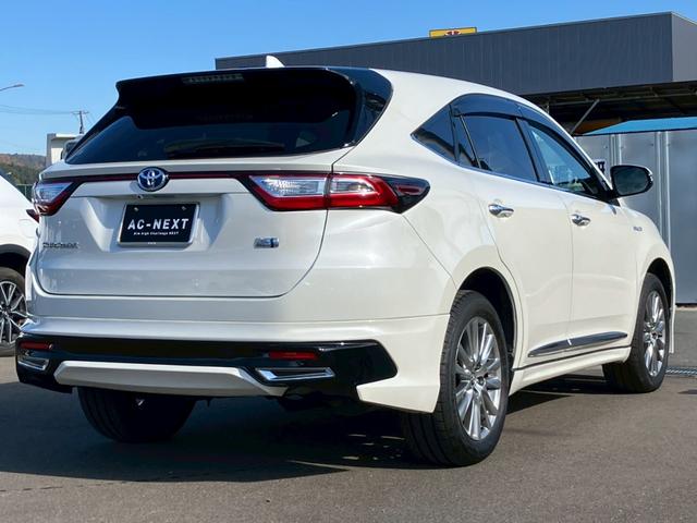 ハリアーハイブリッド プレミアム　アルパイン１０インチナビ　ＴＲＤフルエアロ　バックカメラ　フルセグ　Ｂｌｕｅｔｏｏｔｈ　ＡＣＣ　ＥＴＣ　ドラレコ　ハーフレザーシート　パワーシート　パワーバッグドア　スマートキー　オートエアコン（24枚目）