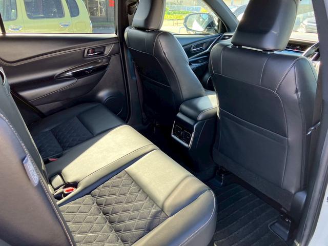 ハリアーハイブリッド プレミアム　アルパイン１０インチナビ　ＴＲＤフルエアロ　バックカメラ　フルセグ　Ｂｌｕｅｔｏｏｔｈ　ＡＣＣ　ＥＴＣ　ドラレコ　ハーフレザーシート　パワーシート　パワーバッグドア　スマートキー　オートエアコン（27枚目）