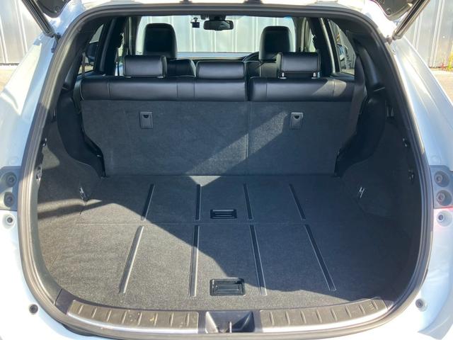 ハリアーハイブリッド プレミアム　アルパイン１０インチナビ　ＴＲＤフルエアロ　バックカメラ　フルセグ　Ｂｌｕｅｔｏｏｔｈ　ＡＣＣ　ＥＴＣ　ドラレコ　ハーフレザーシート　パワーシート　パワーバッグドア　スマートキー　オートエアコン（29枚目）