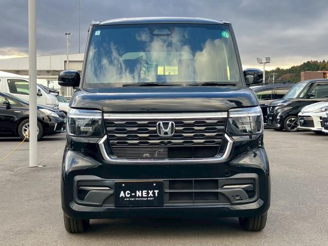 Ｎ－ＢＯＸカスタム 　９インチコネクトナビ　全周囲カメラ　フルセグ　両側電動スライドドア　レーダークルーズ　シートヒーター　純正アルミホイール　二列目ドリンクホルダー　デジタルメーター　フルフラット　ＬＥＤ（4枚目）