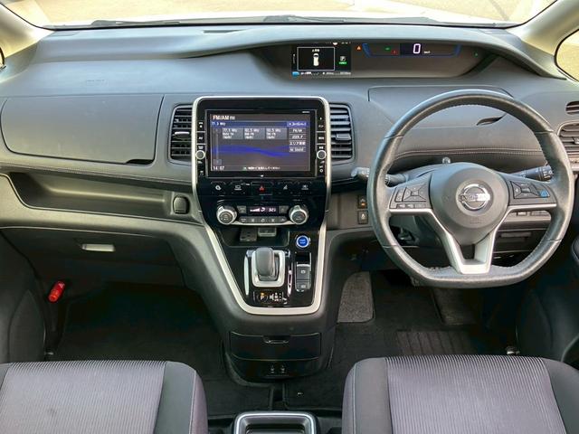 セレナ ｅ－パワー　ハイウェイスターＶ　純正９型ナビ　プロパイロット　全周囲カメラ　ハンドルヒーター　シートヒーター　衝突軽減ブレーキ　両側電動スライドドア　フルセグＴＶ　ＣＤ　ＤＶＤ　Ｂｌｕｅｔｏｏｔｈ　ＵＳＢ　レーンキープ　後席モニター（2枚目）