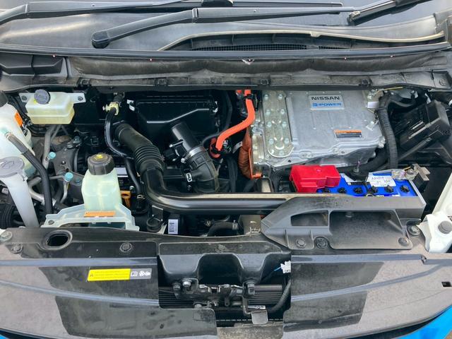 セレナ ｅ－パワー　ハイウェイスターＶ　純正９型ナビ　プロパイロット　全周囲カメラ　ハンドルヒーター　シートヒーター　衝突軽減ブレーキ　両側電動スライドドア　フルセグＴＶ　ＣＤ　ＤＶＤ　Ｂｌｕｅｔｏｏｔｈ　ＵＳＢ　レーンキープ　後席モニター（26枚目）