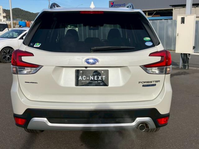 フォレスター アドバンス　純正８インチナビ　ＢＳＭ　全周囲カメラ　Ｄインナーミラー　Ｅボクサー　デジタルインナーミラー　ハンドルヒーター　ステアリングリモコン　パワーシート　パドルシフト　ＭＴモード　フルセグＴＶ　ＵＳＢ（6枚目）