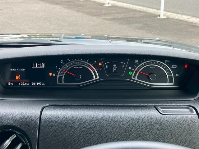 Ｎ－ＢＯＸカスタム Ｌターボ　純正９インチナビ　パドルシフト　合皮シート　ＡＣＣ　ステアリングリモコン　バックカメラ　オートライト　ＬＥＤライト　フルセグＴＶ　ＣＤ　ＤＶＤ　両側電動スライドドア　レーンキープ　衝突軽減　ＥＴＣ（8枚目）