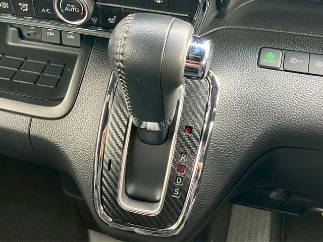 Ｎ－ＢＯＸカスタム Ｌターボ　純正９インチナビ　パドルシフト　合皮シート　ＡＣＣ　ステアリングリモコン　バックカメラ　オートライト　ＬＥＤライト　フルセグＴＶ　ＣＤ　ＤＶＤ　両側電動スライドドア　レーンキープ　衝突軽減　ＥＴＣ（14枚目）