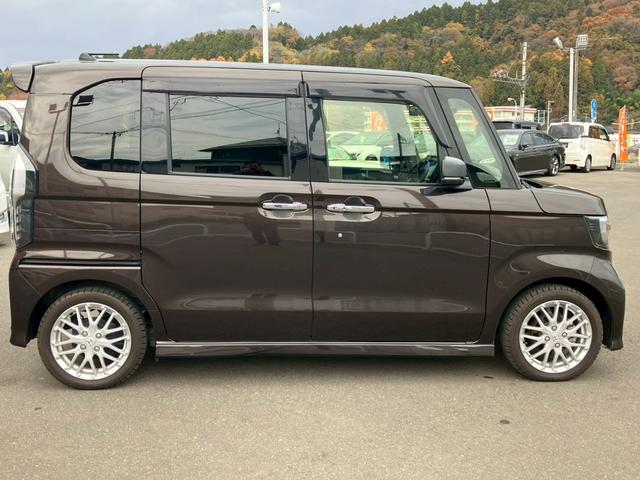 Ｎ－ＢＯＸカスタム Ｌターボ　純正９インチナビ　パドルシフト　合皮シート　ＡＣＣ　ステアリングリモコン　バックカメラ　オートライト　ＬＥＤライト　フルセグＴＶ　ＣＤ　ＤＶＤ　両側電動スライドドア　レーンキープ　衝突軽減　ＥＴＣ（22枚目）