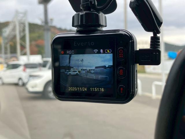 【ドライブレコーダー】愛車に取り付けることで映像と音声を記録してくれるドライブレコーダーは、事故の際に確かな証拠能力を発揮してくれます。