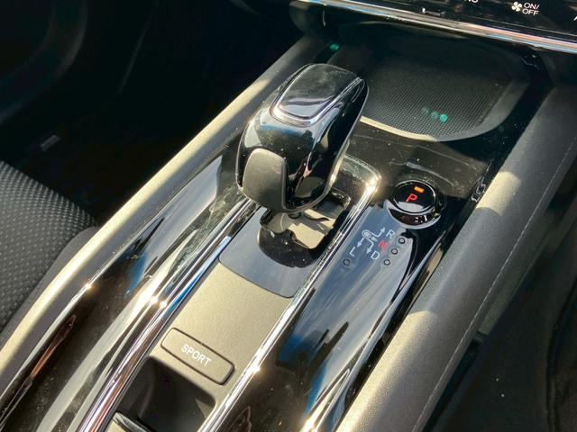 ヴェゼル ハイブリッドX・ホンダセンシング 純正9インチナビ バックカメラ フルセグ Bluetooth ACC ホンダセンシング ドラレコ CD DVD ETC オートライト 純正AW オートエアコン エコモード ステアリングリモコン(14枚目)