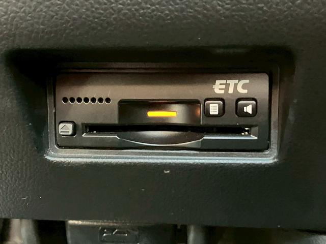 スイフトスポーツ ベースグレード 純正8インチナビ Bカメラ シートヒーター Bluetooth フルセグTV CD DVD 衝突軽減ブレーキ レーンキープ ETC 電動格納ミラー キーレス スマキー LEDライト オートライト(17枚目)