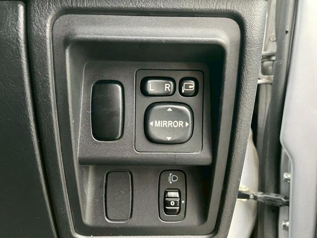 パジェロミニ ナビエディションXR オーディオ/純正アルミホイール/電動格納ミラー/トランクスポイラー/ルーフレール/パワーウィンドウ/ハロゲンライト/エアバッグ/キーレス/マニュアルエアコン(14枚目)