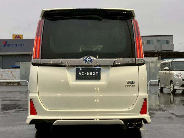 ノア ハイブリッドＳｉ　ダブルバイビー　純正９インチナビ／フルモデリスタ／ハーフレザーシート／ＬＥＤヘッドライト／両側電動スライドドア／フォグランプ／シートヒーター（8枚目）