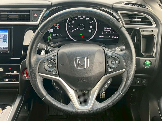 �����Ă���X�^�b�t�́A���ÎԔ̔��Ɍg����Ă����X�^�b�t�΂���Ȃ̂ŎԂ̒m����A�h�o�C�X�͂��C�����������B�u�����Ă悩�����v�u����Ċy�����v�Ǝv������̂��񋟂����񑩂��܂��I