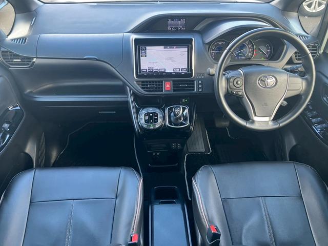 ノア ハイブリッドＳｉ　ダブルバイビー　純正ナビ／フルセグＴＶ／シートヒーター／ビルトインＥＴＣ（2枚目）