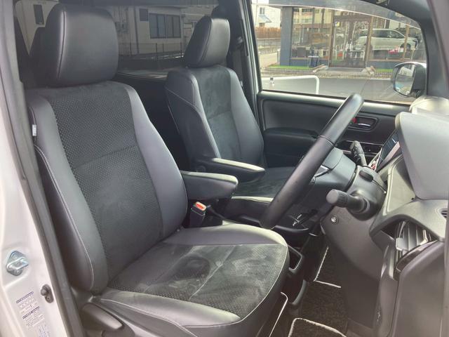 ヴォクシー ハイブリッドＺＳ　煌ＩＩＩ　純正ディスプレイナビ　バックカメラ　フルセグ　モデリスタフルエアロ　クルコン　Ｗエアコン　シートヒーター　ＥＴＣ　電動格納ミラー　オートライト　ステリモ　衝突軽減　レーンキープ　横滑り防止　エアバッグ（24枚目）