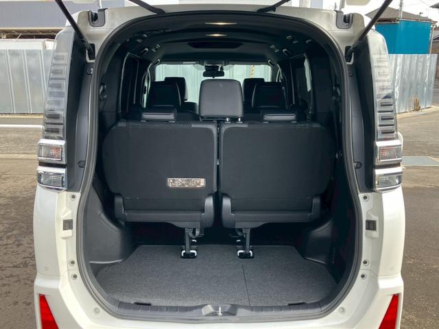 ヴォクシー ハイブリッドＺＳ　煌ＩＩＩ　純正ディスプレイナビ　バックカメラ　フルセグ　モデリスタフルエアロ　クルコン　Ｗエアコン　シートヒーター　ＥＴＣ　電動格納ミラー　オートライト　ステリモ　衝突軽減　レーンキープ　横滑り防止　エアバッグ（28枚目）