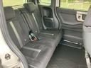 【リアシート】広々としているので後部座席の方も快適にドライブができます♪