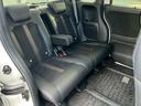 【リアシート】広々としているので後部座席の方も快適にドライブができます♪