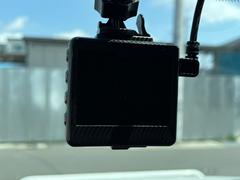 【ドライブレコーダー】愛車に取り付けることで映像と音声を記録してくれるドライブレコーダーは、事故の際に確かな証拠能力を発揮してくれます。 6