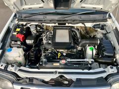 【エンジンルーム】不具合はなく良好な状態です。エンジンルームをきれいにしておくと万が一のトラブル時に点検しやすくなるので、日ごろからの清掃がおススメです。 6