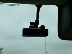 【ドライブレコーダー】愛車に取り付けることで映像と音声を記録してくれるドライブレコーダーは、事故の際に確かな証拠能力を発揮してくれます。 6