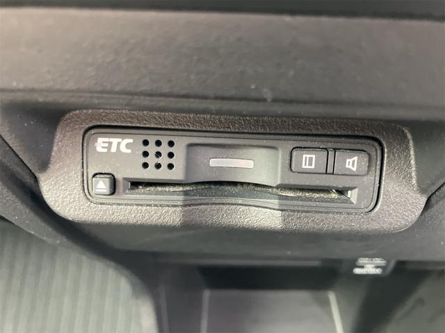 フリードハイブリッド ジャストセレクション　ＥＴＣ　バックカメラ　ナビ　ＴＶ　オートクルーズコントロール　両側電動スライドドア　ＨＩＤ　スマートキー　電動格納ミラー　３列シート　ウォークスルー　ＣＶＴ　アルミホイール　盗難防止システム（7枚目）