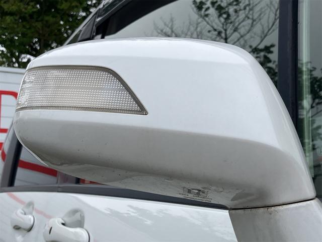 フリードハイブリッド ジャストセレクション　ＥＴＣ　バックカメラ　ナビ　ＴＶ　オートクルーズコントロール　両側電動スライドドア　ＨＩＤ　スマートキー　電動格納ミラー　３列シート　ウォークスルー　ＣＶＴ　アルミホイール　盗難防止システム（31枚目）