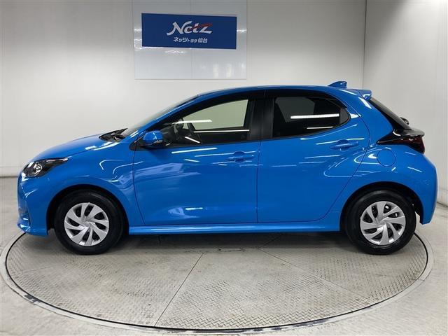 ヤリス Ｘ　ＤＶＤ再生　ミュージックプレイヤー接続可　バックカメラ　衝突被害軽減システム　ワンオーナー　横滑り防止　運・助・サイドエアバッグ　ＡＢＳ　スマートキー　トヨタ車両検査証明書（4枚目）