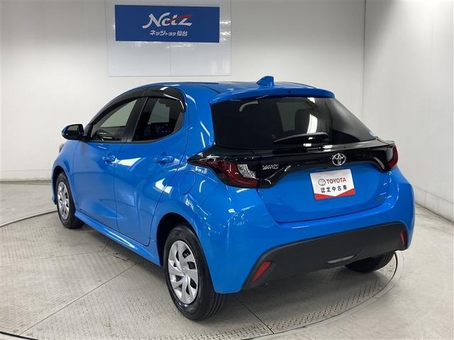 ヤリス Ｘ　ＤＶＤ再生　ミュージックプレイヤー接続可　バックカメラ　衝突被害軽減システム　ワンオーナー　横滑り防止　運・助・サイドエアバッグ　ＡＢＳ　スマートキー　トヨタ車両検査証明書（5枚目）