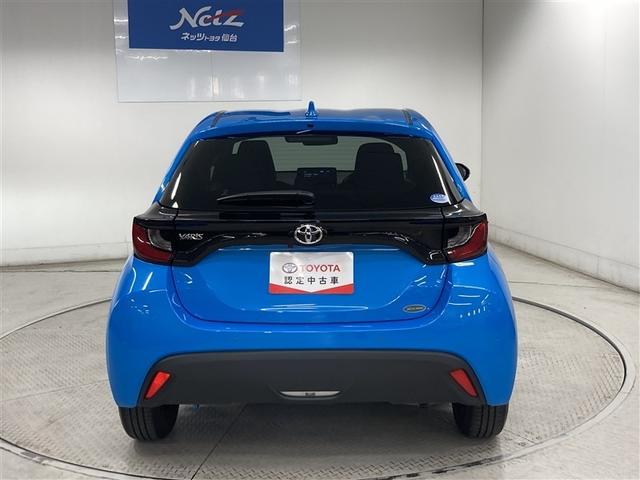 ヤリス Ｘ　ＤＶＤ再生　ミュージックプレイヤー接続可　バックカメラ　衝突被害軽減システム　ワンオーナー　横滑り防止　運・助・サイドエアバッグ　ＡＢＳ　スマートキー　トヨタ車両検査証明書（6枚目）