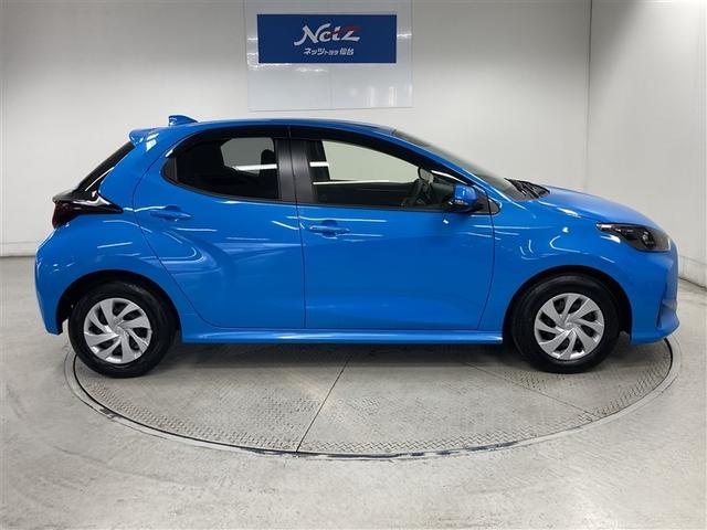 ヤリス Ｘ　ＤＶＤ再生　ミュージックプレイヤー接続可　バックカメラ　衝突被害軽減システム　ワンオーナー　横滑り防止　運・助・サイドエアバッグ　ＡＢＳ　スマートキー　トヨタ車両検査証明書（9枚目）