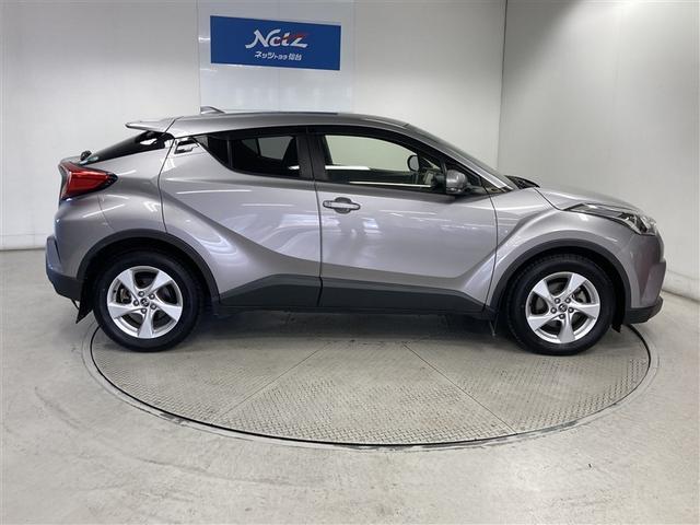 Ｃ－ＨＲ Ｓ－Ｔ　４ＷＤ　フルセグ　メモリーナビ　ＤＶＤ再生　バックカメラ　衝突被害軽減システム　ＥＴＣ　ドラレコ　ワンオーナー（9枚目）